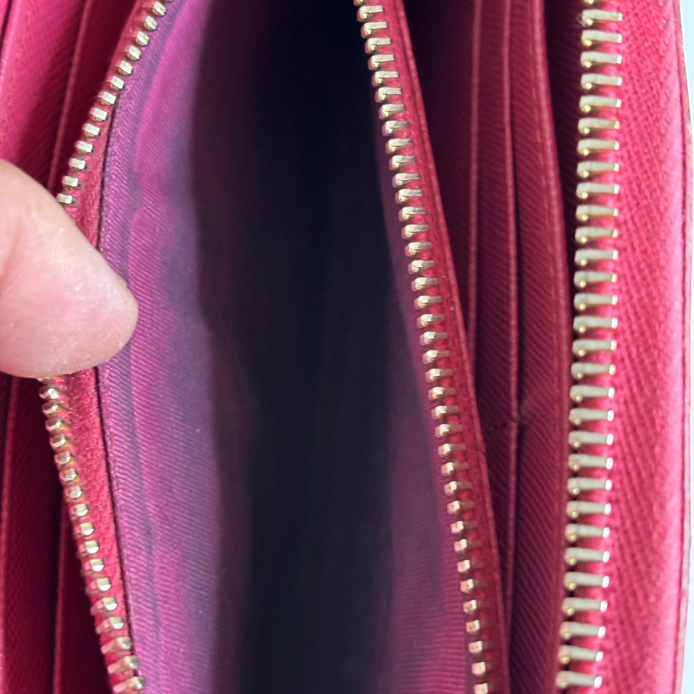 Prada Pink Leather Wallet Sleek Design - Picture 12 of 15